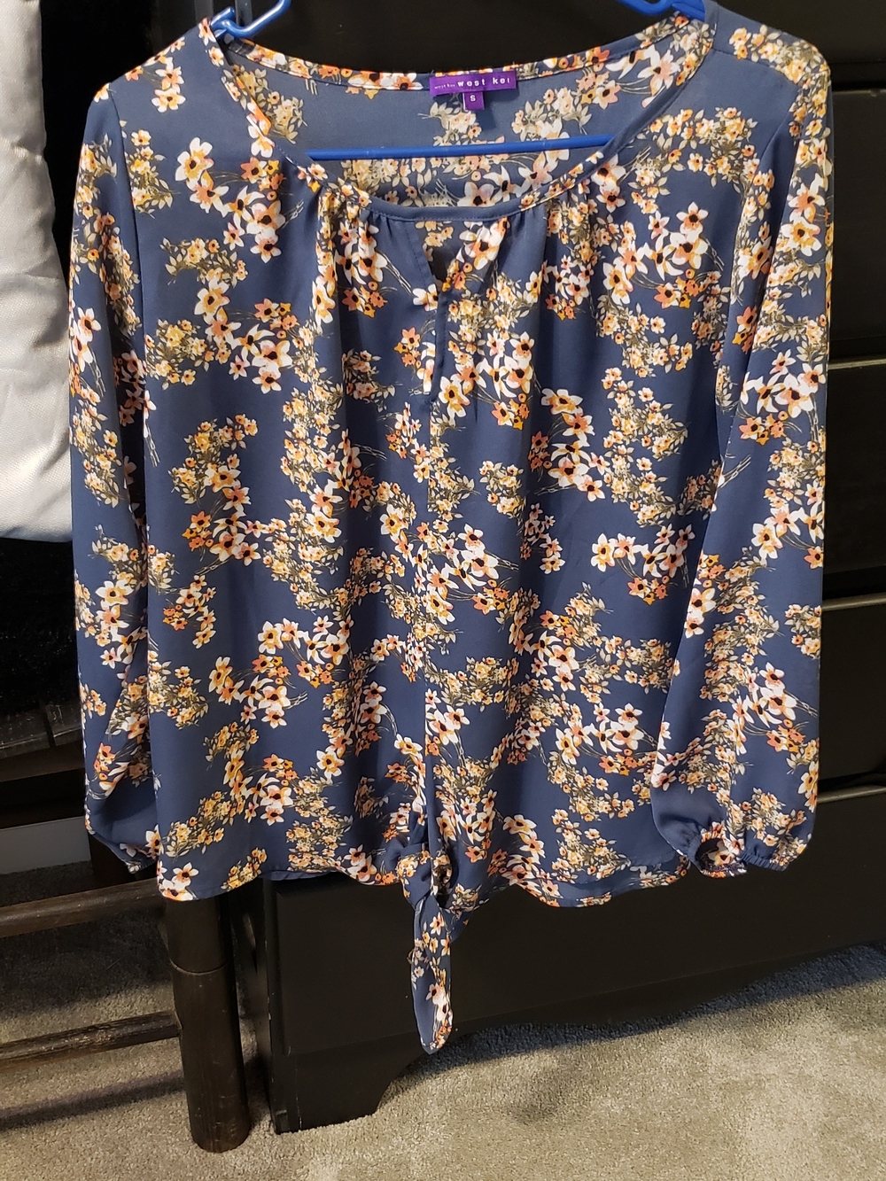 Womens West Key Tie-Front Floral Button Blouse in Navy and Yellow And Peach